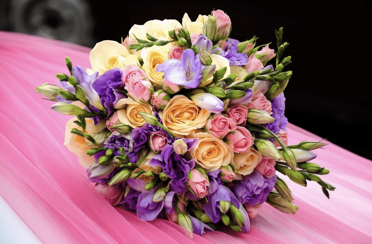 Bouquet primaverile con tonalità pastello